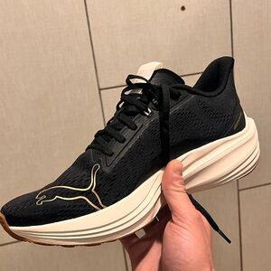 Puma Men's Black and White Athletic Sneakers